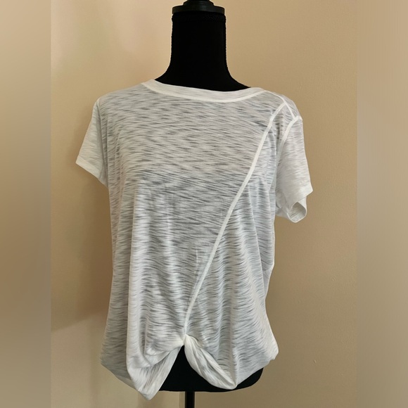 Tops - NWT White Tee